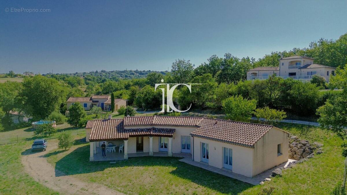 Maison à BARJAC