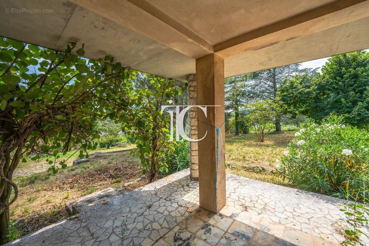 Maison à SAINT-PAUL-LE-JEUNE