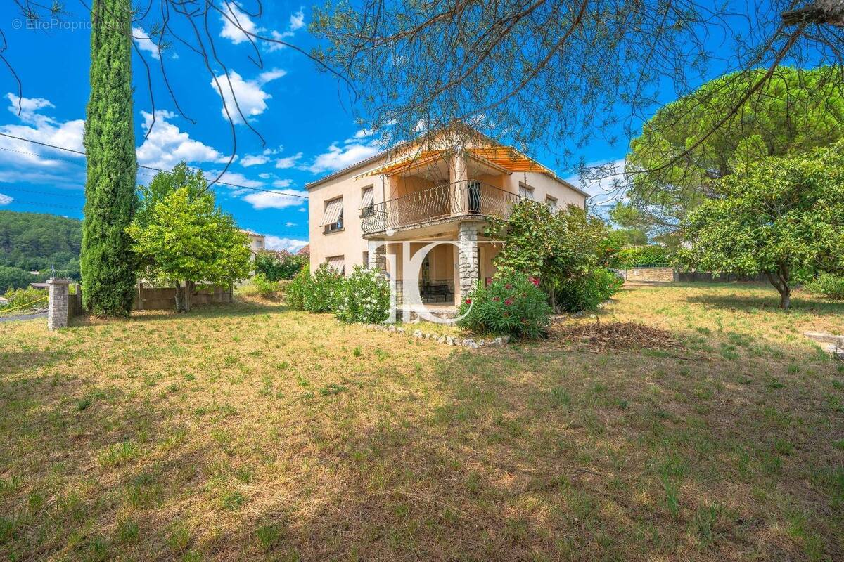 Maison à SAINT-PAUL-LE-JEUNE