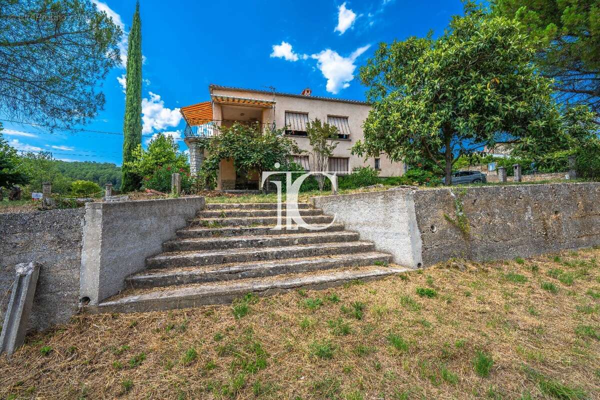 Maison à SAINT-PAUL-LE-JEUNE