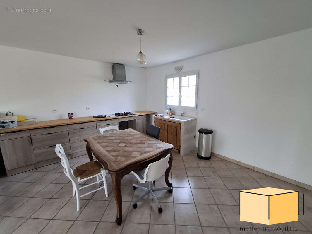 Maison à SAINT-GERMAIN-LES-PAROISSES