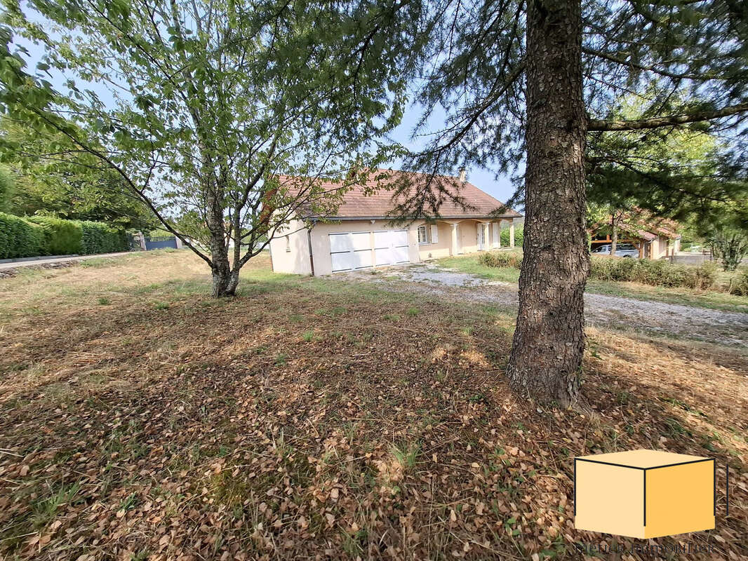 Maison à SAINT-GERMAIN-LES-PAROISSES