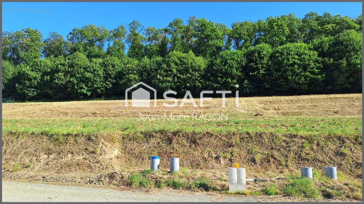 Photo 4 - Terrain à MONTREUIL-SOUS-PEROUSE