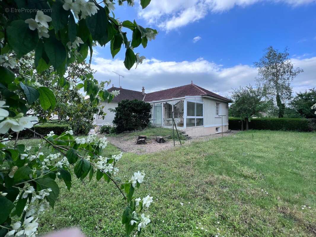 Photo 2 - Maison à LES ORMES