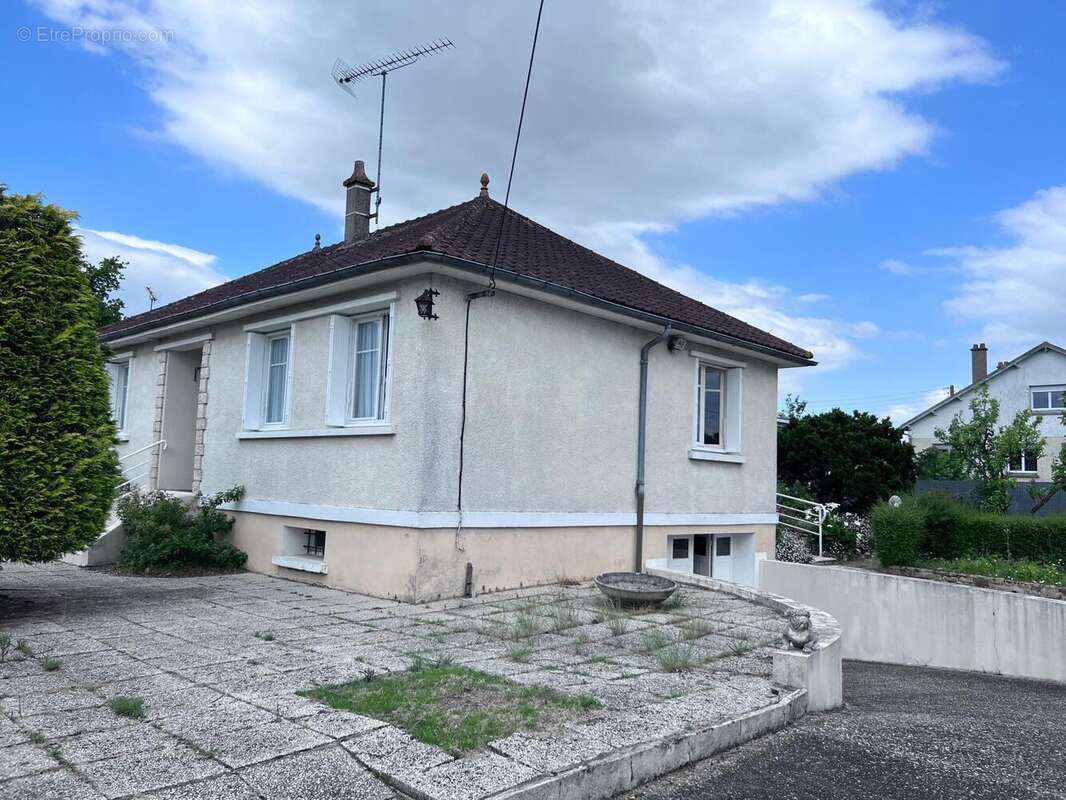 Photo 3 - Maison à LES ORMES