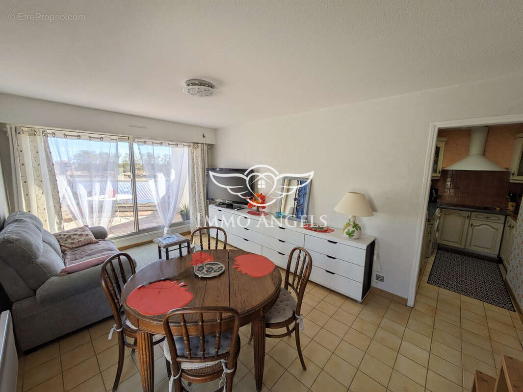 Salon - Appartement à BEZIERS