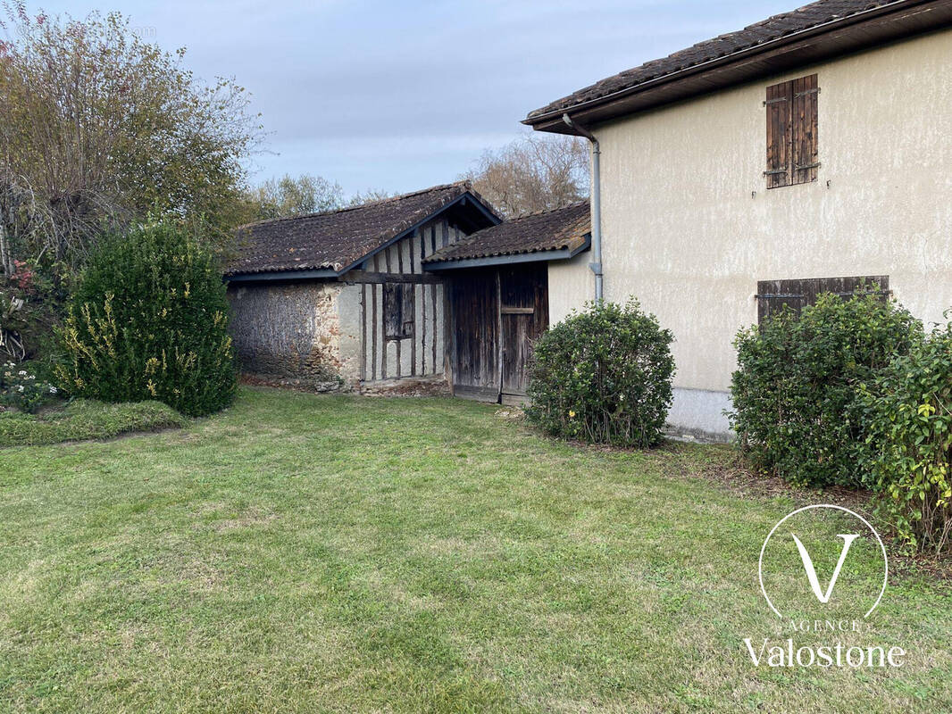 Maison à PUJO-LE-PLAN