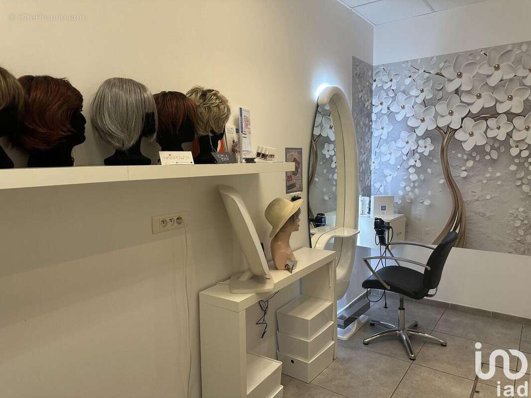 Photo 3 - Commerce à SORGUES