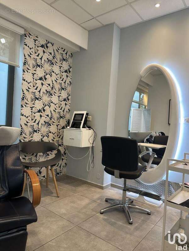 Photo 4 - Commerce à SORGUES