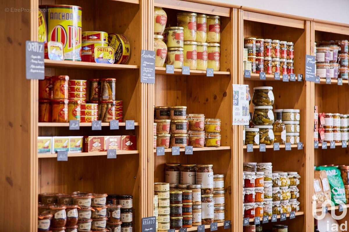 Photo 3 - Commerce à CASTRIES