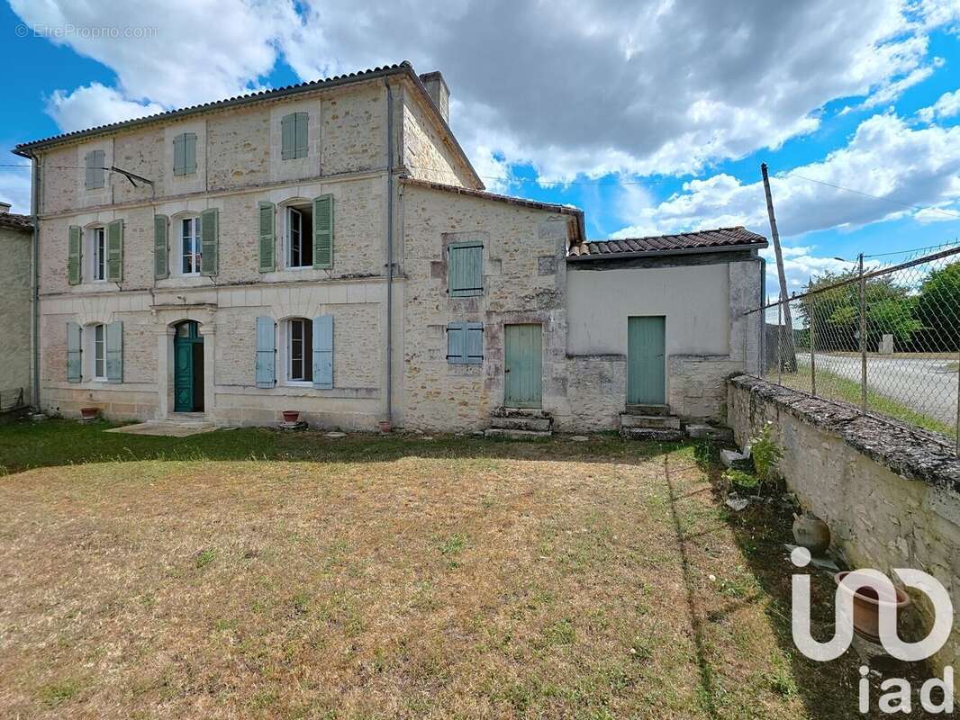 Photo 2 - Maison à FEUILLADE