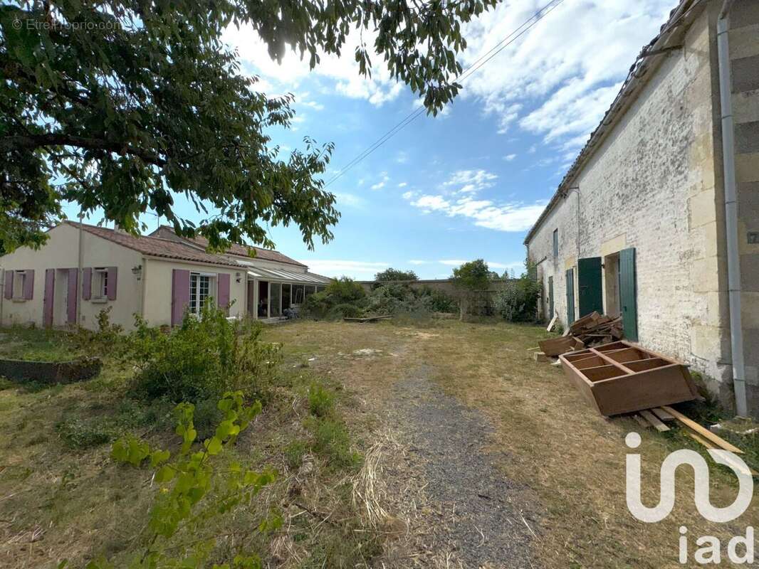 Photo 2 - Maison à FONTENAY-LE-COMTE