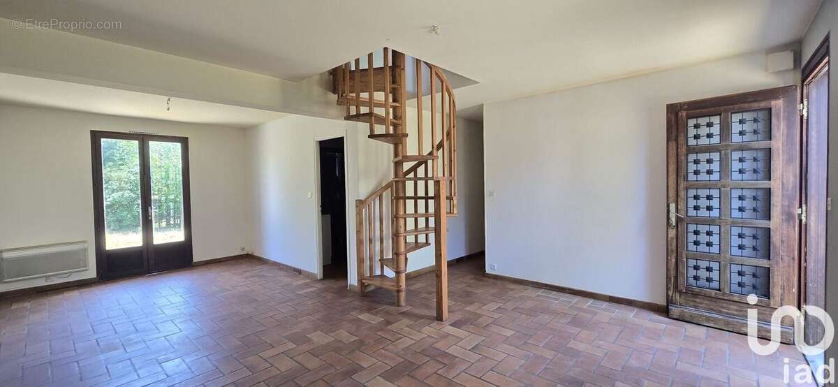 Photo 2 - Maison à LA CHAPELLE-SAINT-MESMIN