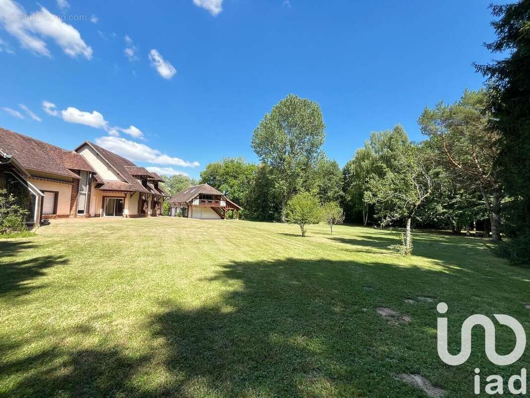 Photo 2 - Maison à LA VENDUE-MIGNOT