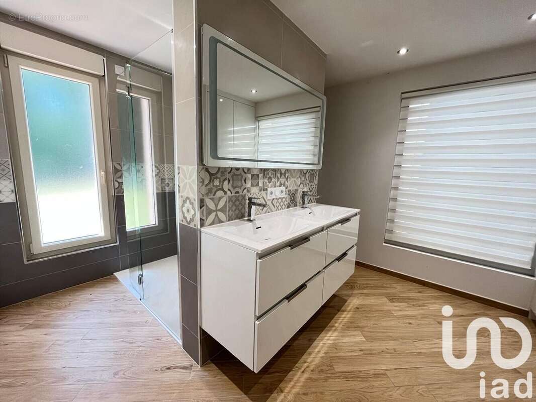 Photo 9 - Maison à LA VENDUE-MIGNOT