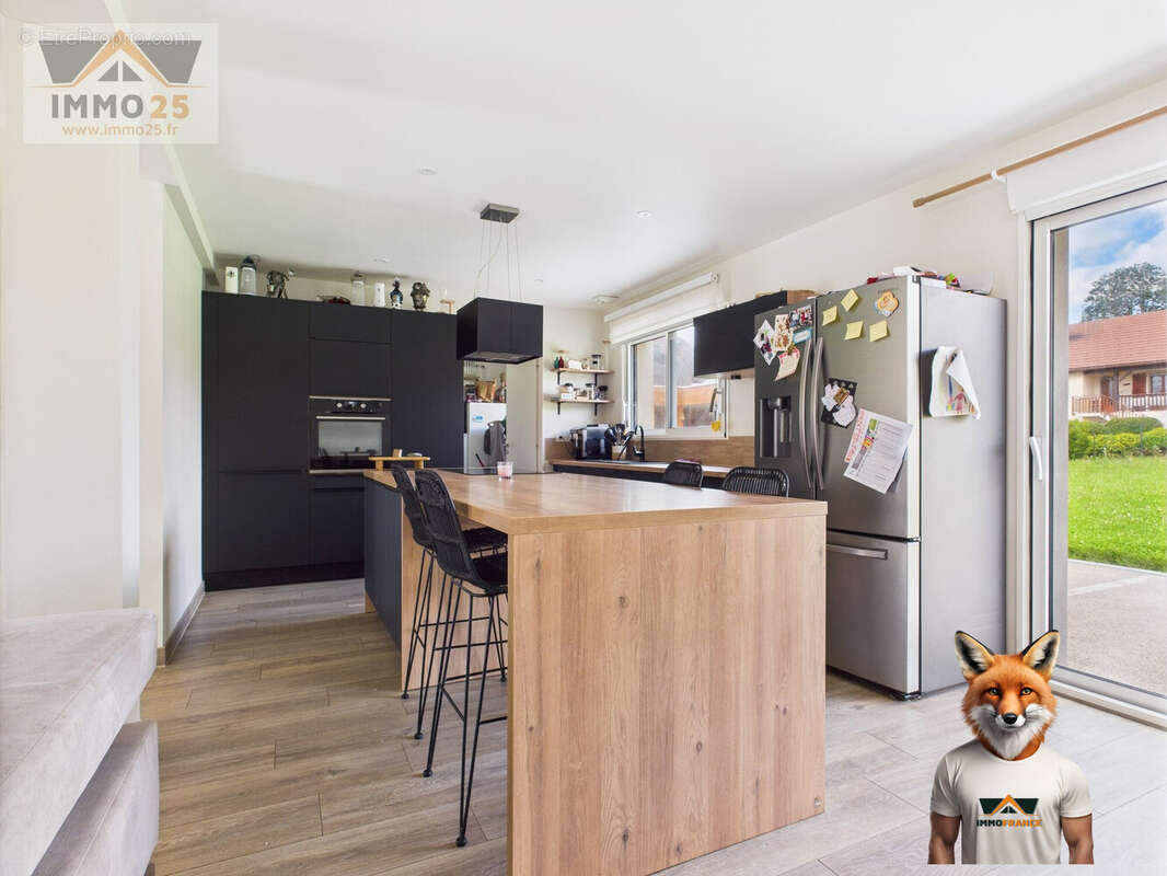 Cuisine - Maison à MOUTHE