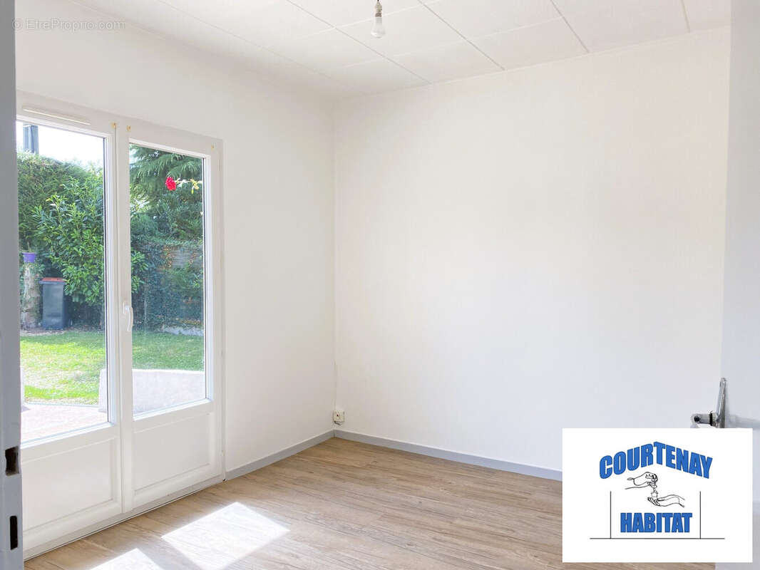 Maison à COURTENAY
