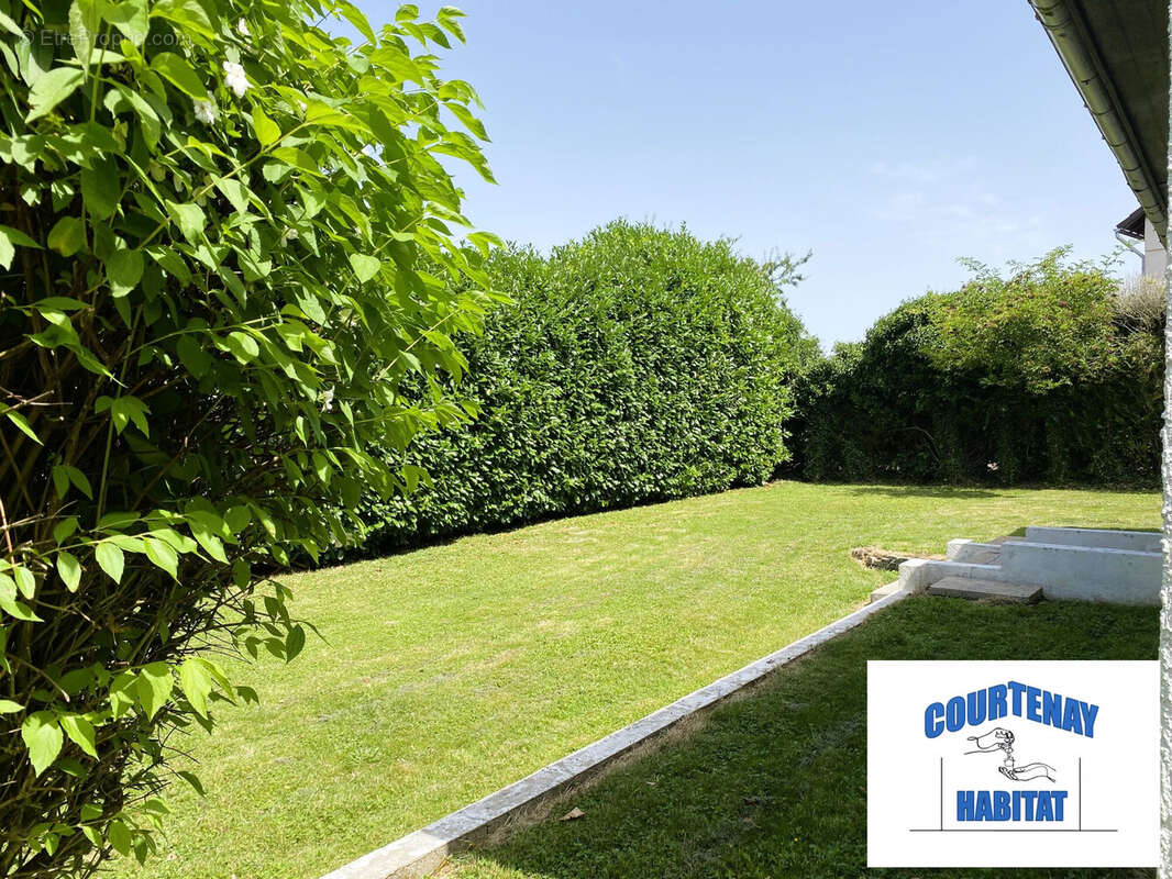 Maison à COURTENAY