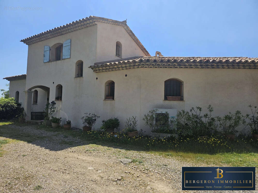 Maison à SAINT-CEZAIRE-SUR-SIAGNE