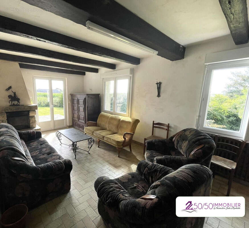 Maison à PLOUNEVEZ-LOCHRIST