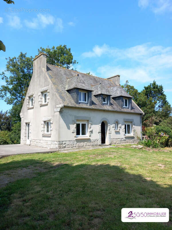 Maison à PLOUNEVEZ-LOCHRIST