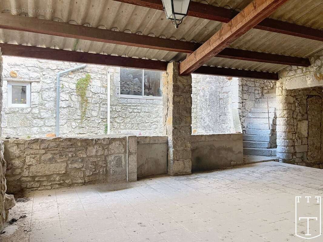 Maison à SAINT-ALBAN-AURIOLLES