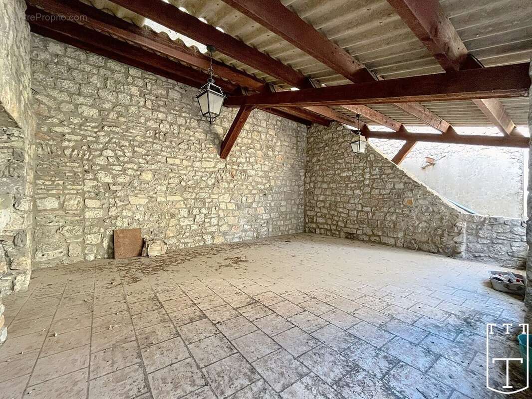 Maison à SAINT-ALBAN-AURIOLLES