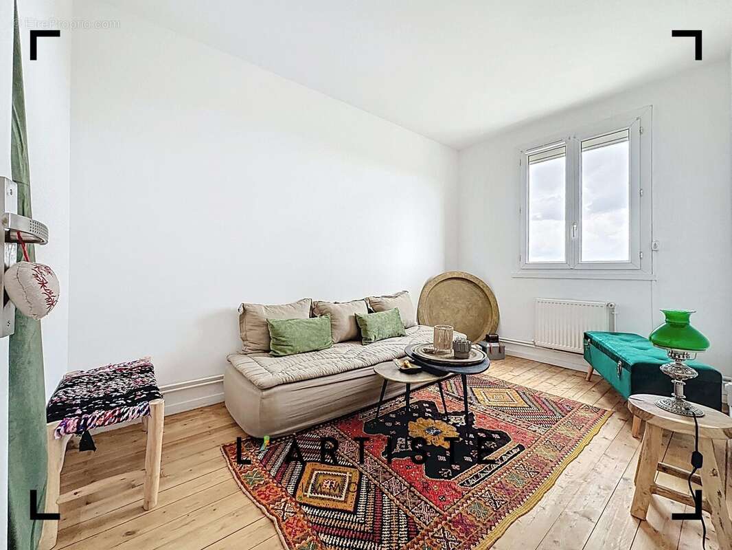 Appartement à SAINT-ETIENNE-DU-ROUVRAY