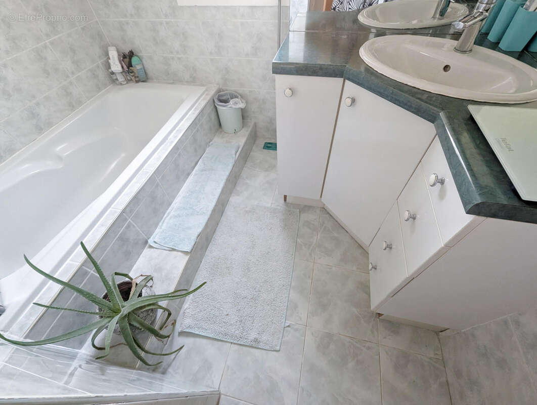 Maison à VARCES-ALLIERES-ET-RISSET