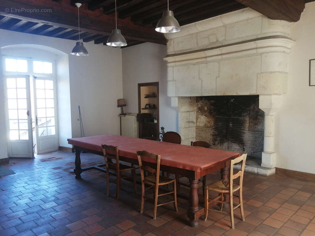 Maison à LA TOUR-BLANCHE