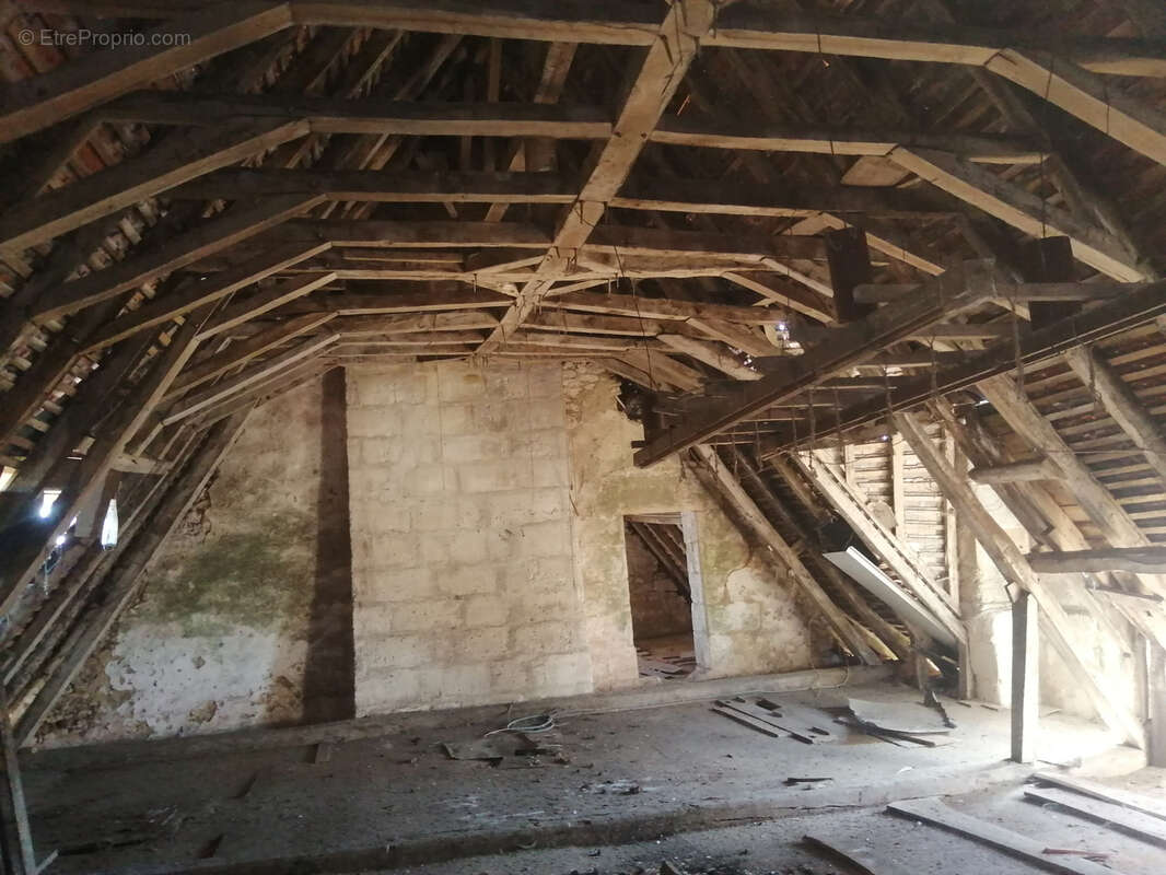 Maison à LA TOUR-BLANCHE