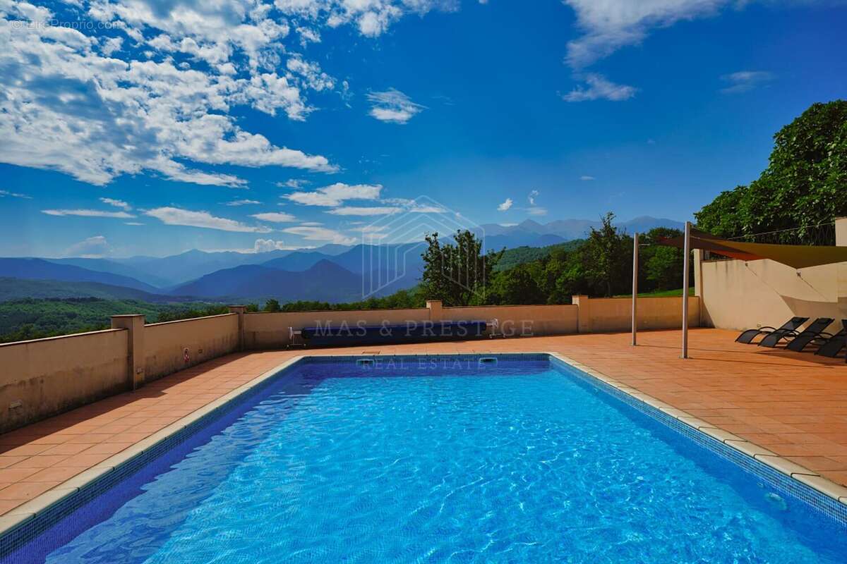 Maison à SAINT-LAURENT-DE-CERDANS