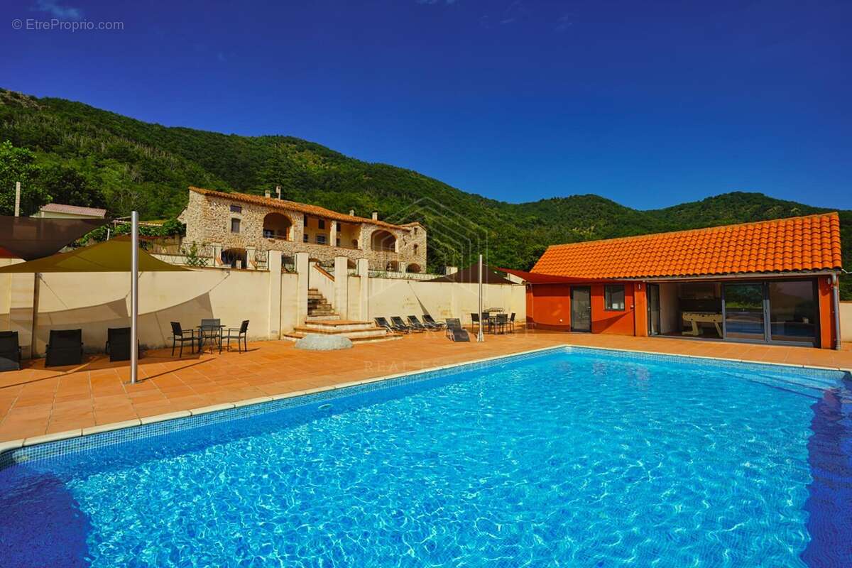 Maison à SAINT-LAURENT-DE-CERDANS