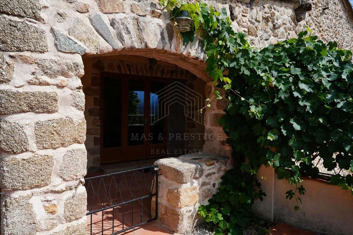 Maison à SAINT-LAURENT-DE-CERDANS