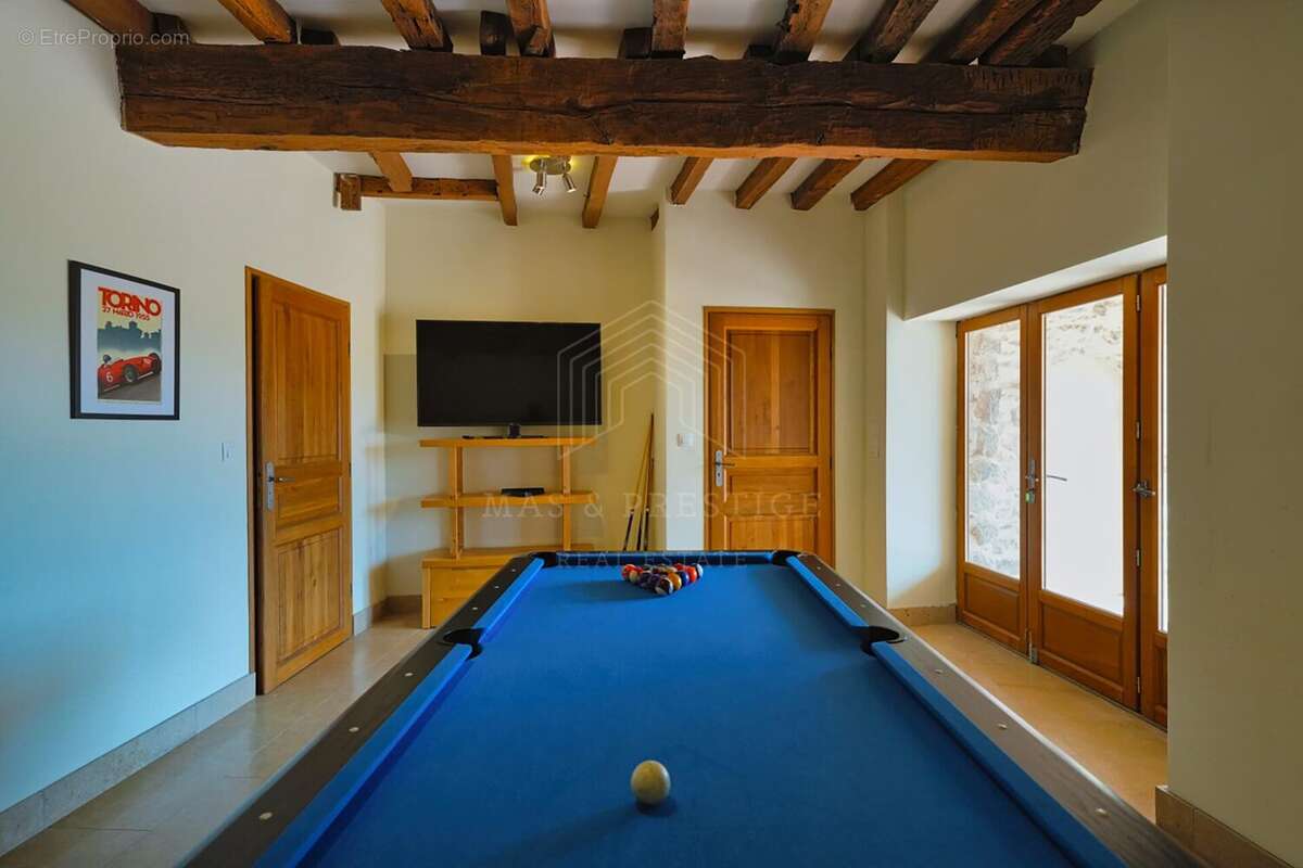 Maison à SAINT-LAURENT-DE-CERDANS