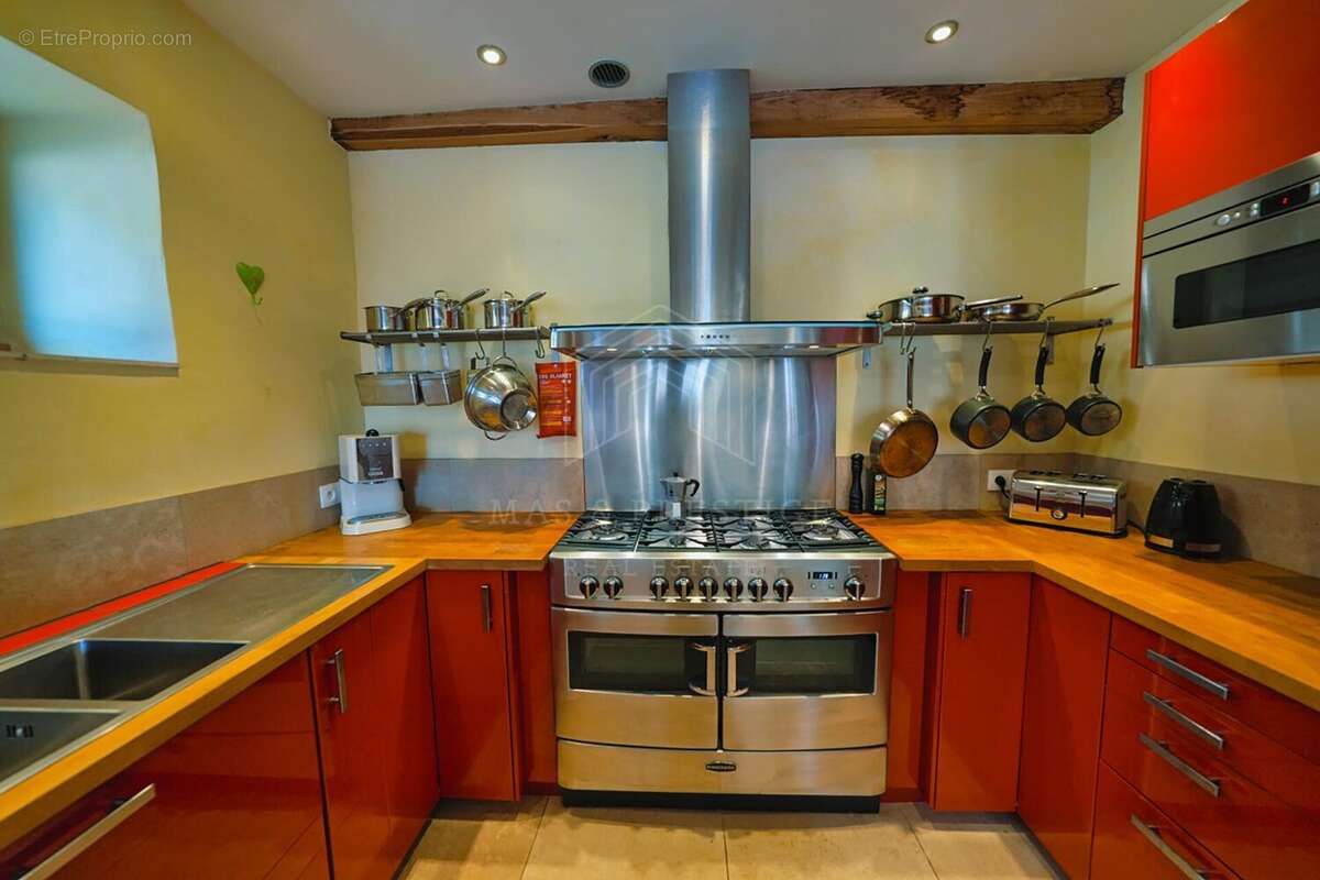 Maison à SAINT-LAURENT-DE-CERDANS