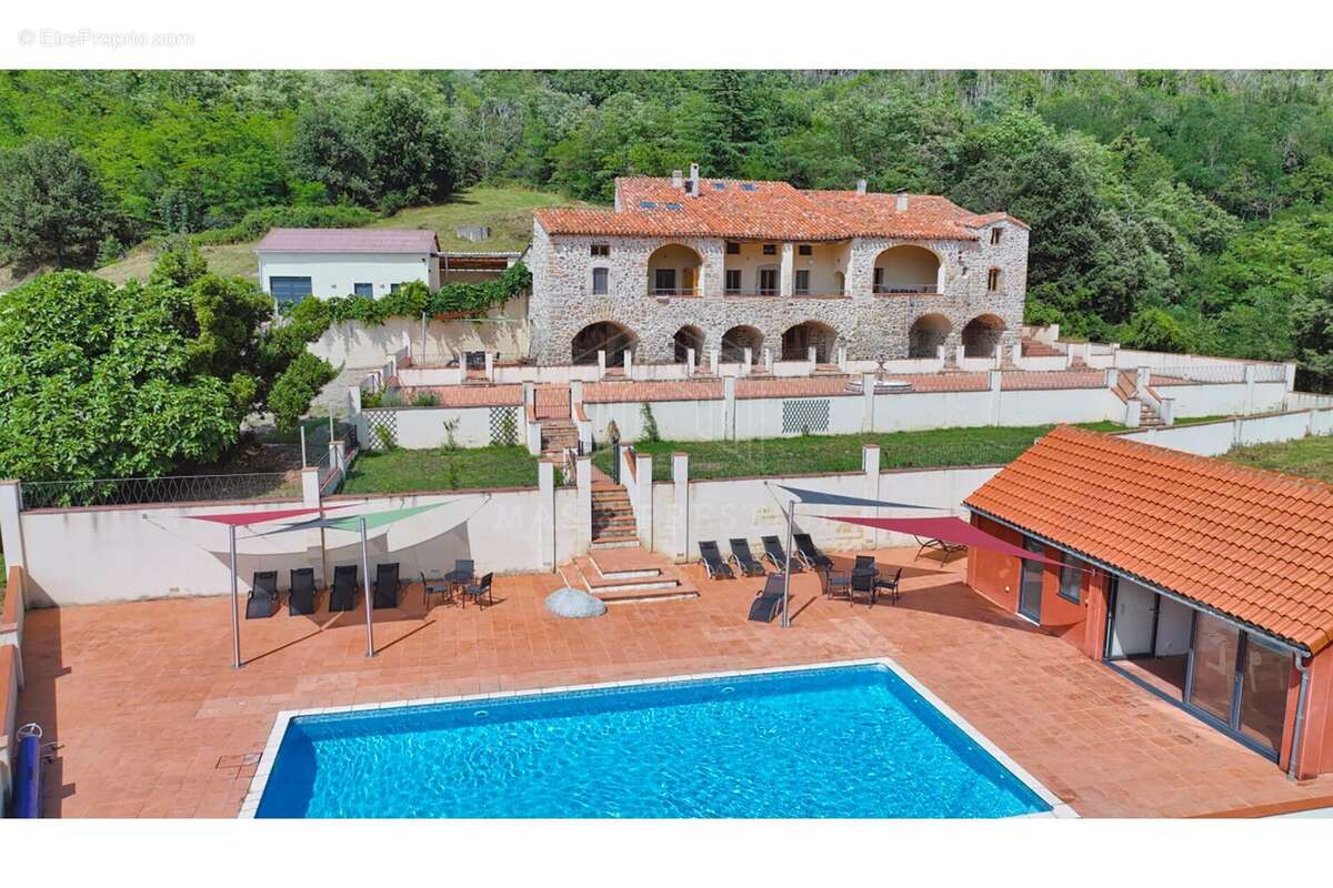 Maison à SAINT-LAURENT-DE-CERDANS