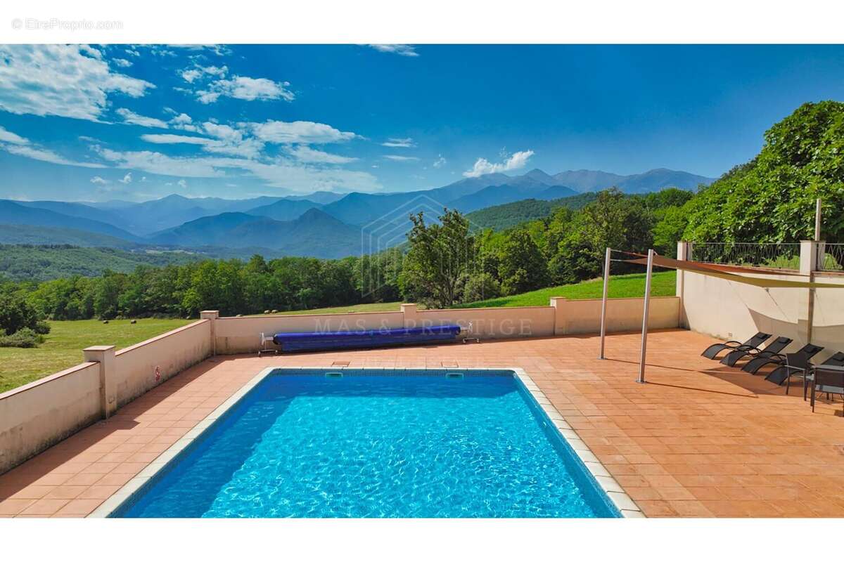 Maison à SAINT-LAURENT-DE-CERDANS