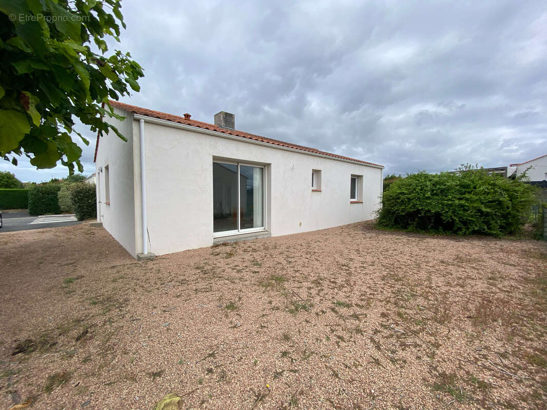 Maison à LANDEVIEILLE