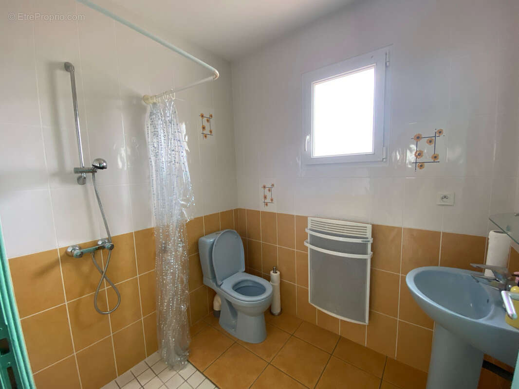 Maison à LANDEVIEILLE