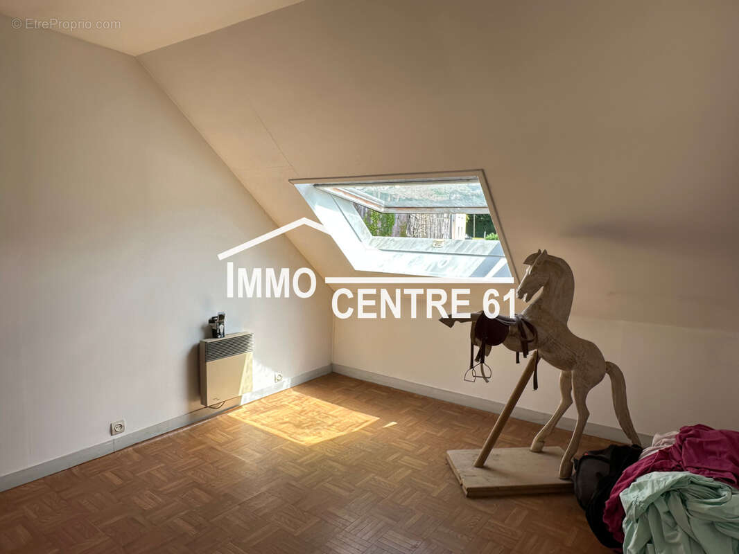 Maison à LE MENIL-DE-BRIOUZE