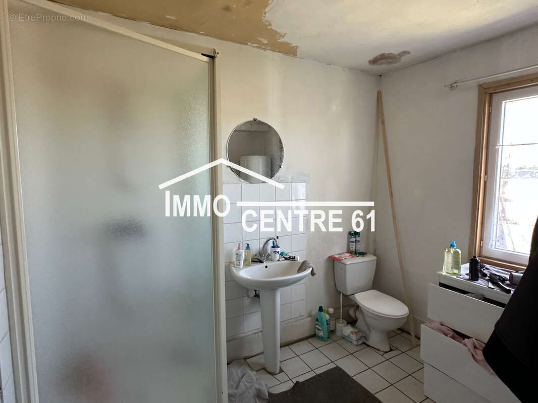 Maison à LE MENIL-DE-BRIOUZE