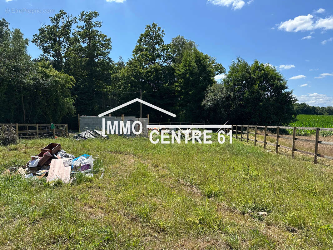 Maison à LE MENIL-DE-BRIOUZE