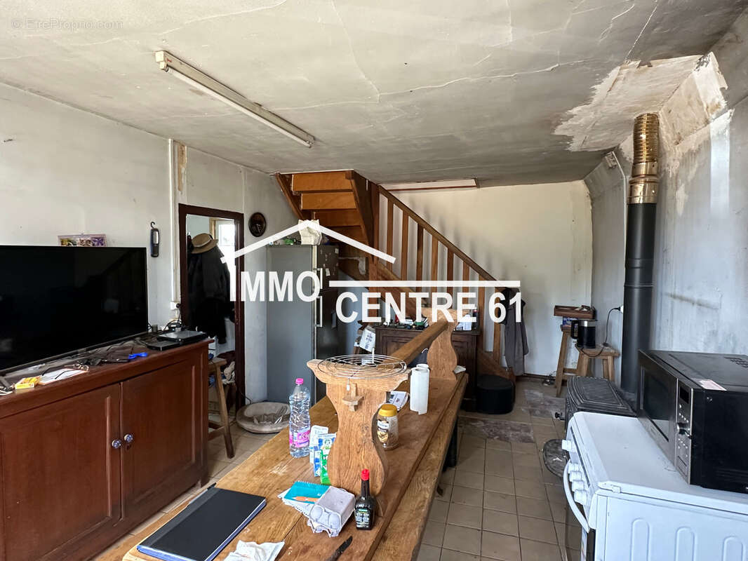 Maison à LE MENIL-DE-BRIOUZE