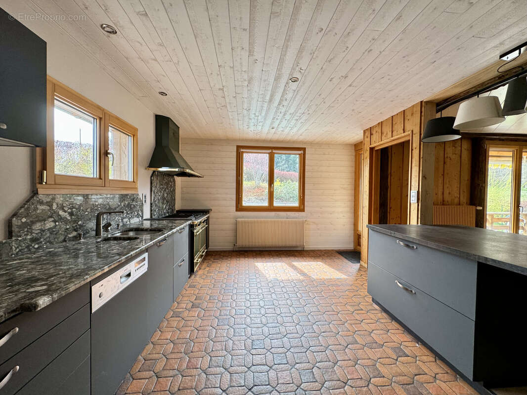 Maison à LES ECORCES