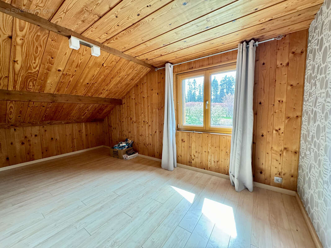 Maison à LES ECORCES