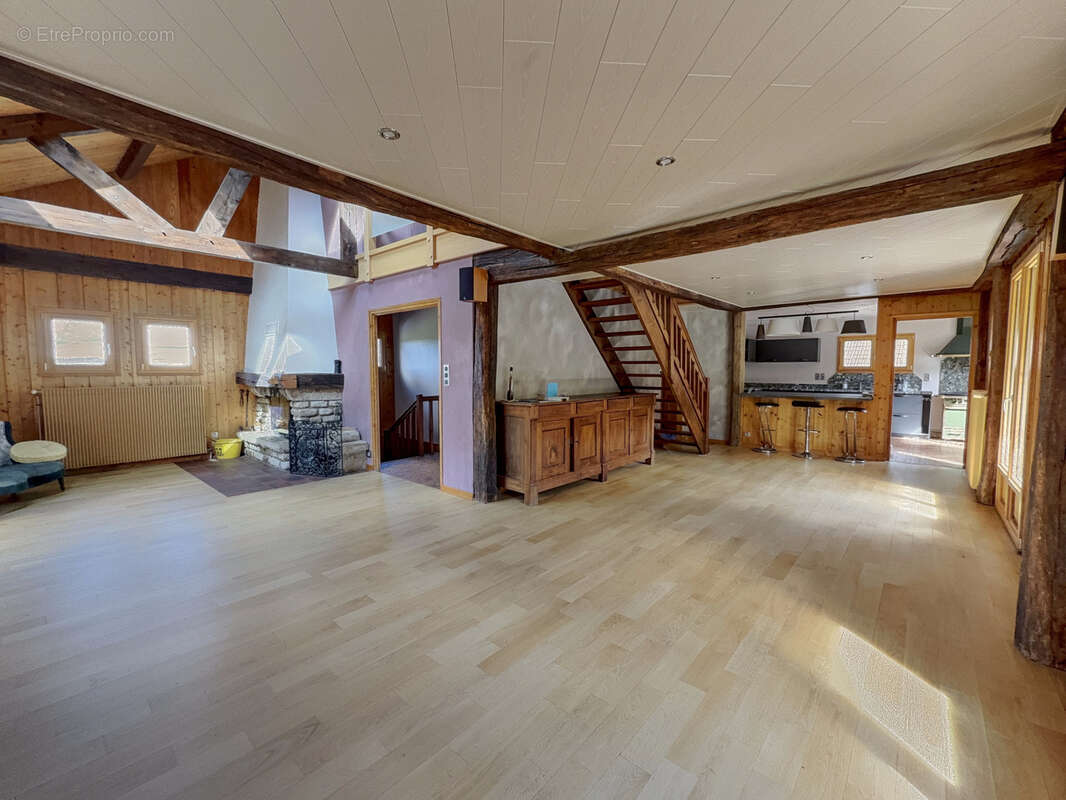 Maison à LES ECORCES