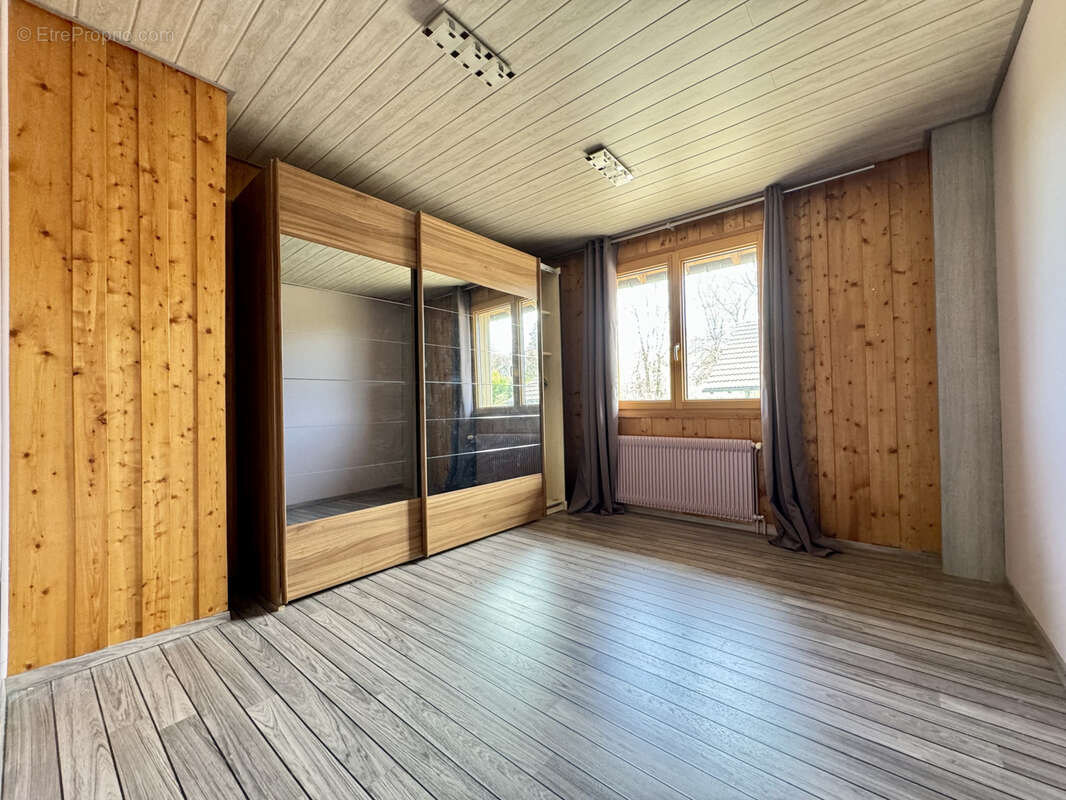 Maison à LES ECORCES