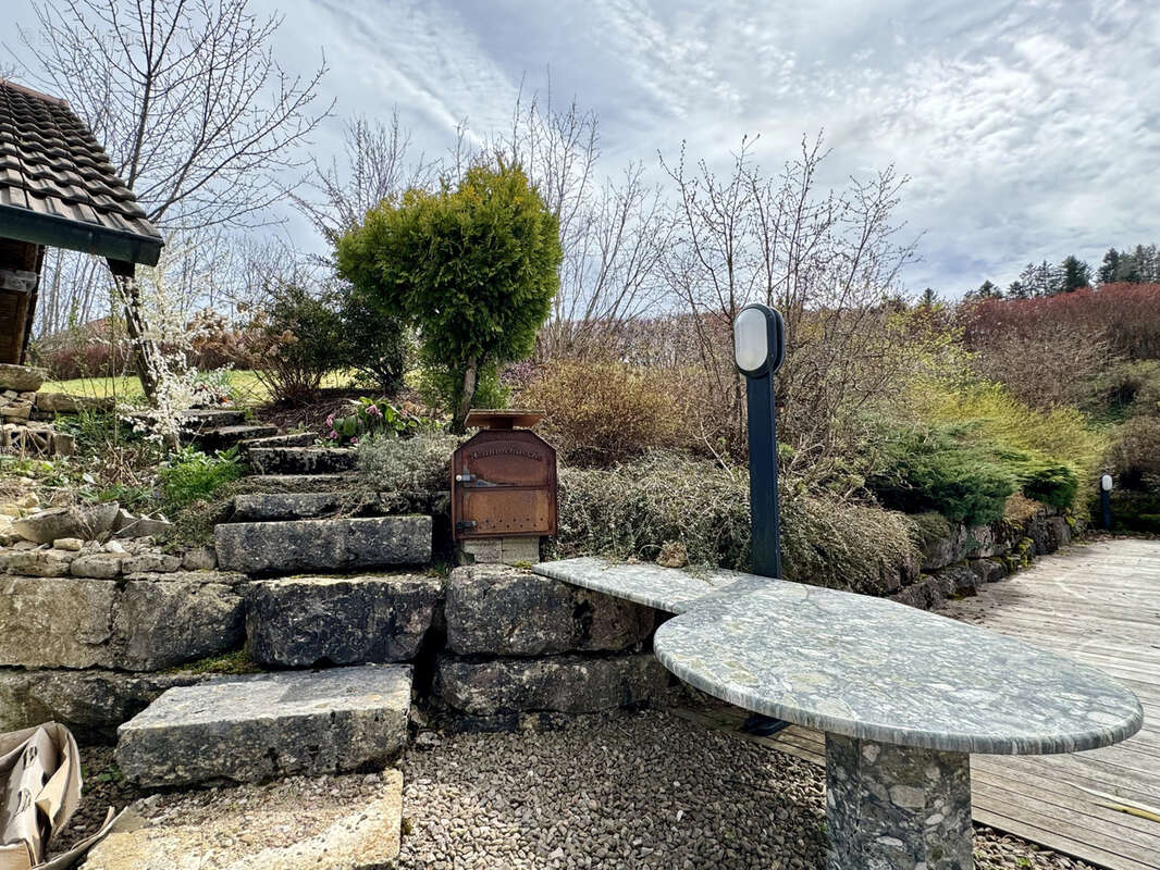 Maison à LES ECORCES