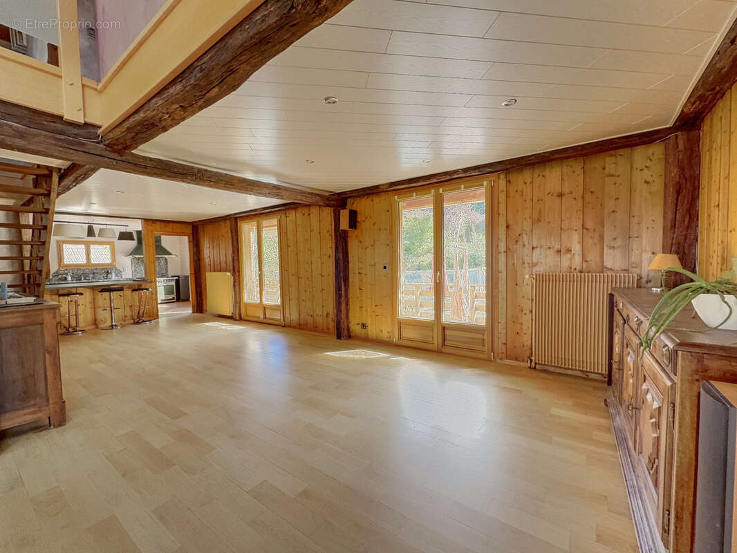 Maison à LES ECORCES